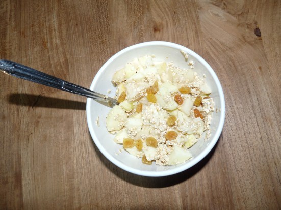 Bircher pomme poire raisins blonds au lait de soja