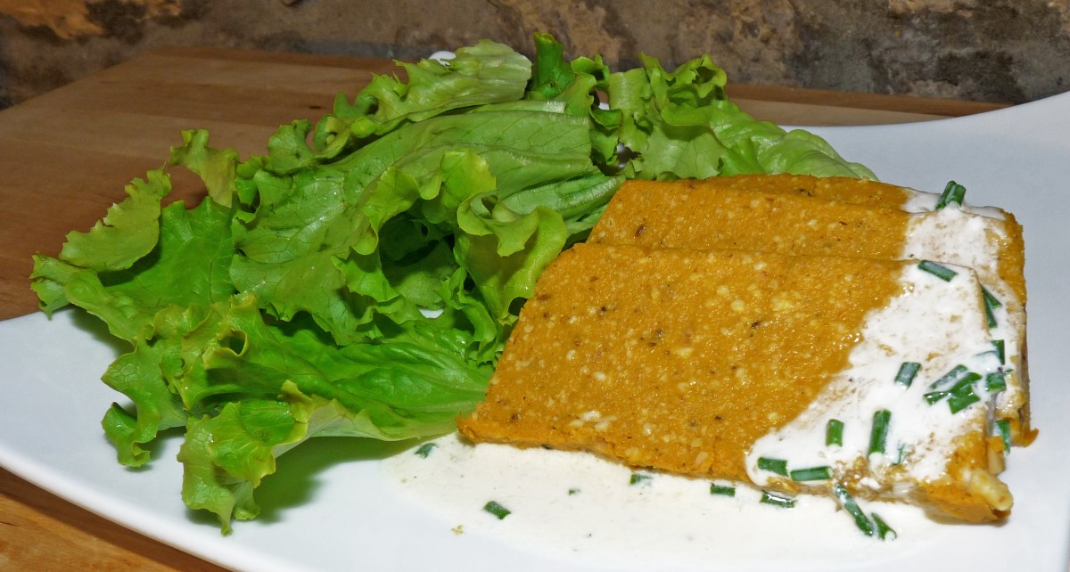 Terrine de carottes aux noix-de-cajou sauce à la crème de soja citron-ciboulette