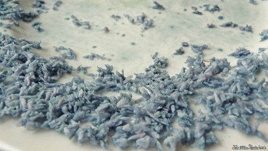 Séchage de la noix-de-coco colorée