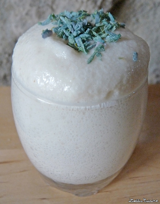 Mousse cocoet noix-de-coco bleue