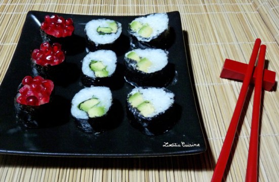 Gunkan et makis à l'avocat vegan