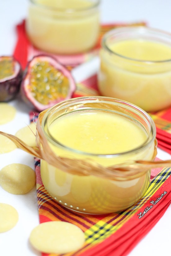 Gâteau de semoule au chocolat blanc et fruits de la passion
