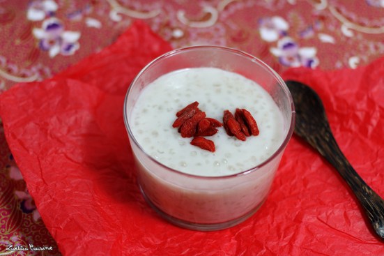 Porridge-de-perles-de-chine,-coco-et-banane