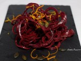 Spaghetti de betteraves sauce orange et tahini&nbsp;{cru}