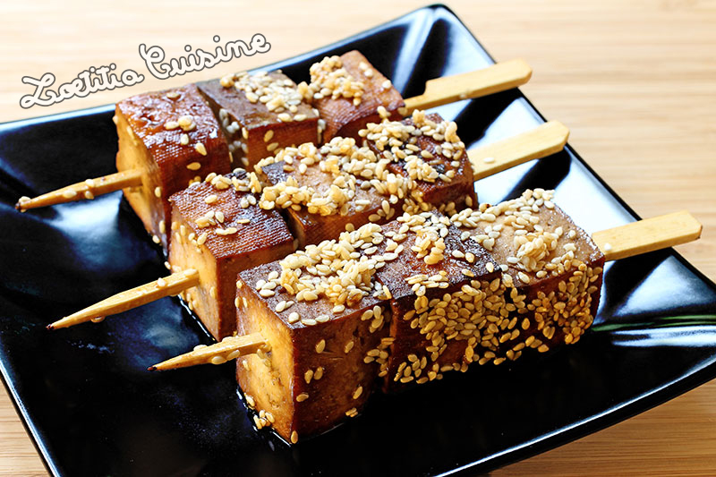 Brochettes de tofu mariné